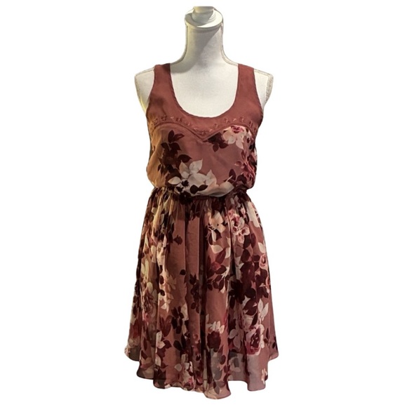 LC Lauren Conrad Dresses & Skirts - LC Lauren Conrad Pretty in Pink Floral Flowy Dress size 4